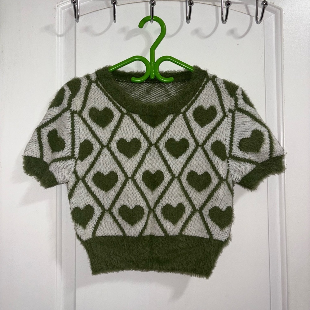 SHEIN Heart Print Cropped Sweater